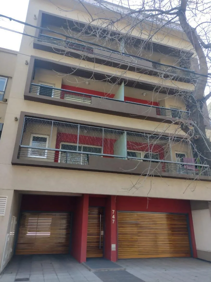 Departamento de 2 ambientes con cochera en Lomas de Zamora