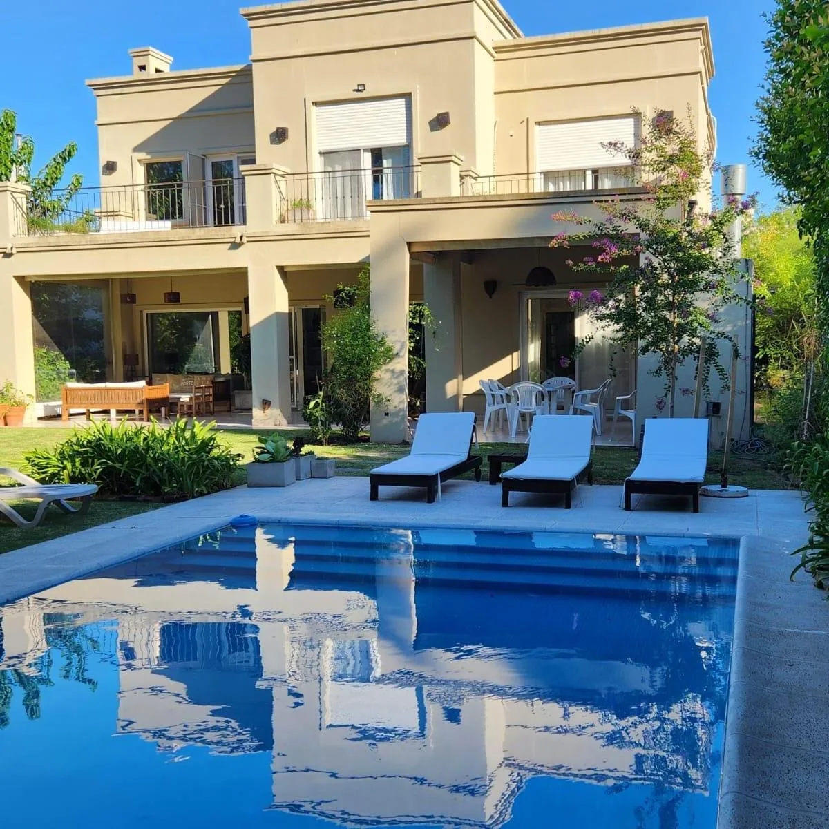 Four-bedroom furnished house in Tigre