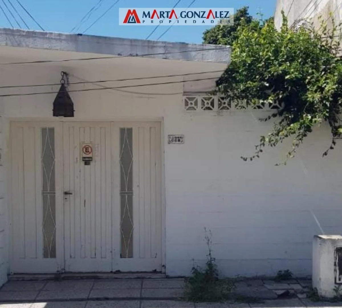 3-room house with patio and grill