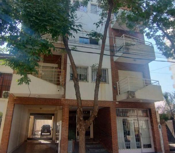 Квартира 3 комнаты полуэтажом в Caseros, Tres de Febrero