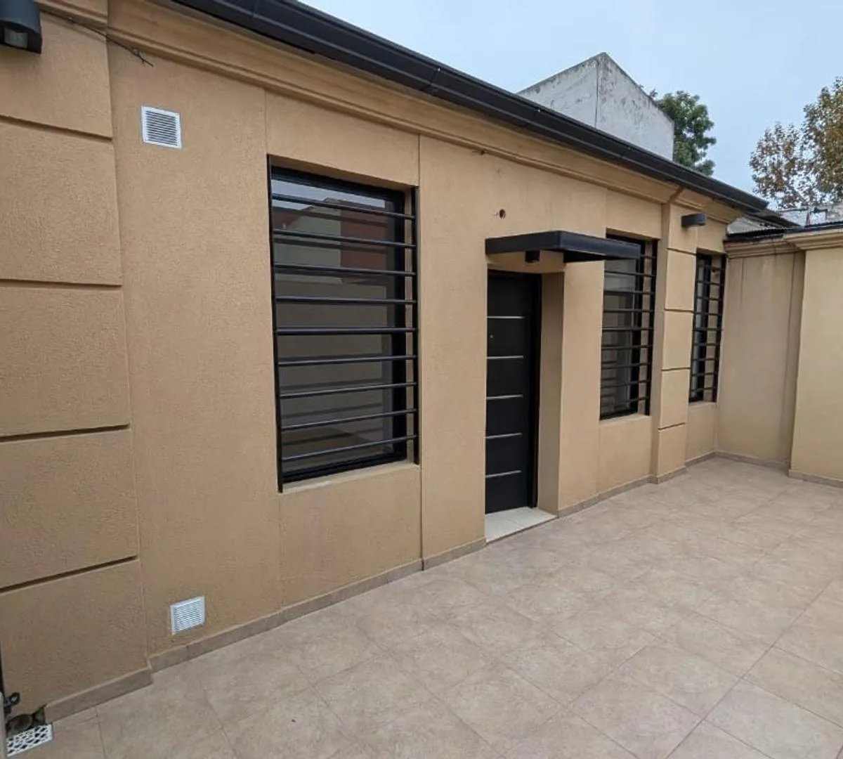 One-bedroom PH with patio in Lanús Este