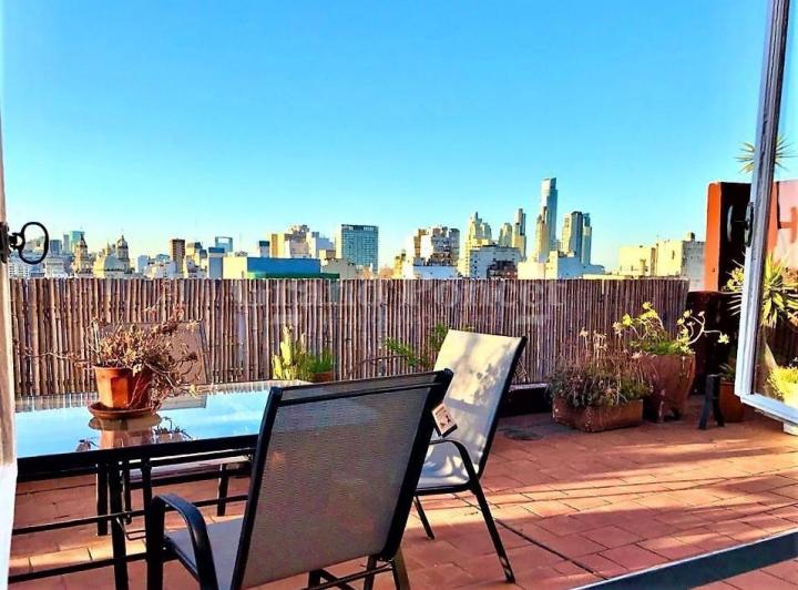 Apartamento de três ambientes com terraço em San Telmo