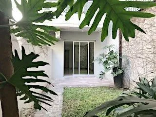 Kitnet com pátio em Palermo