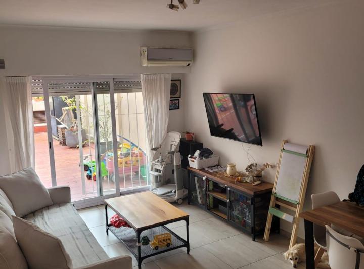 Четырёхкомнатная квартира с парковочным местом и патио в Floresta