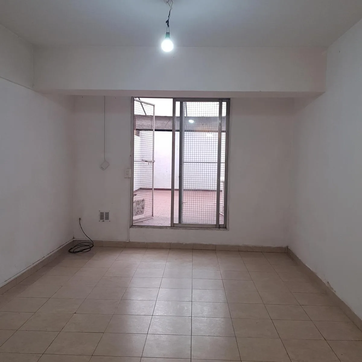 Kitnet com pátio em Retiro