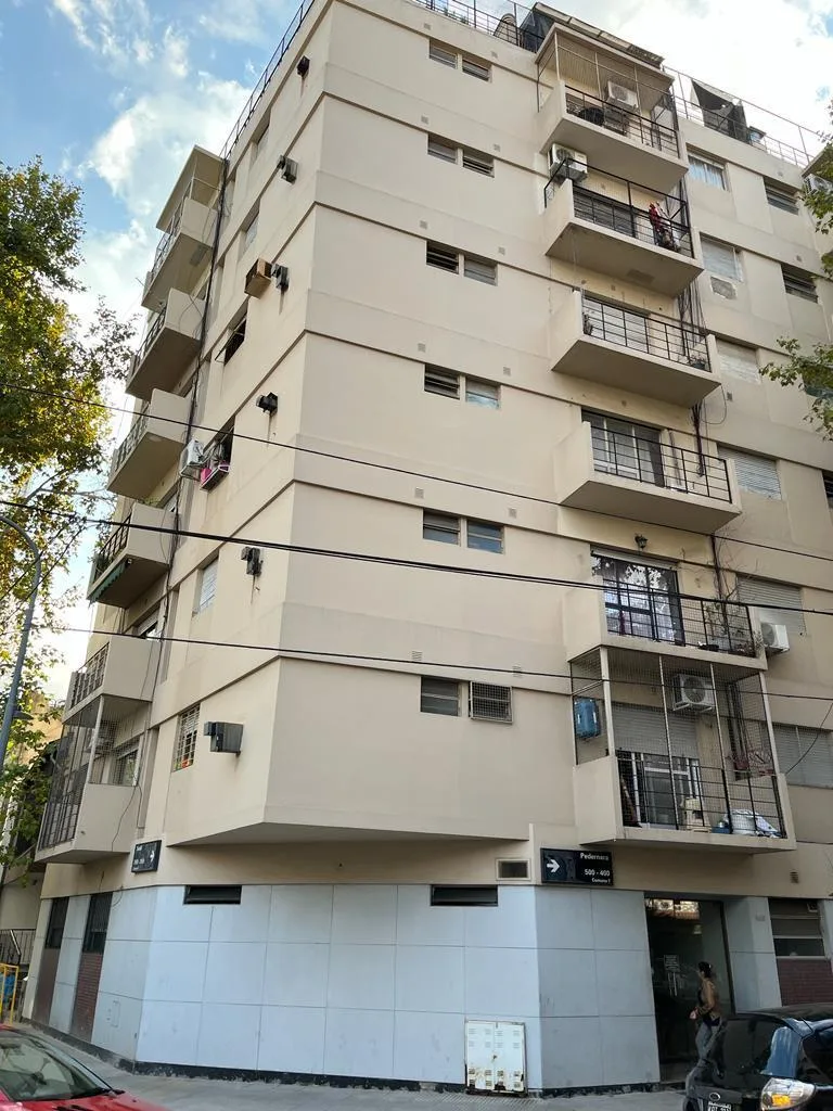 Departamento 2 Amb C/frente Muy Luminoso Pedernera 400 Flores