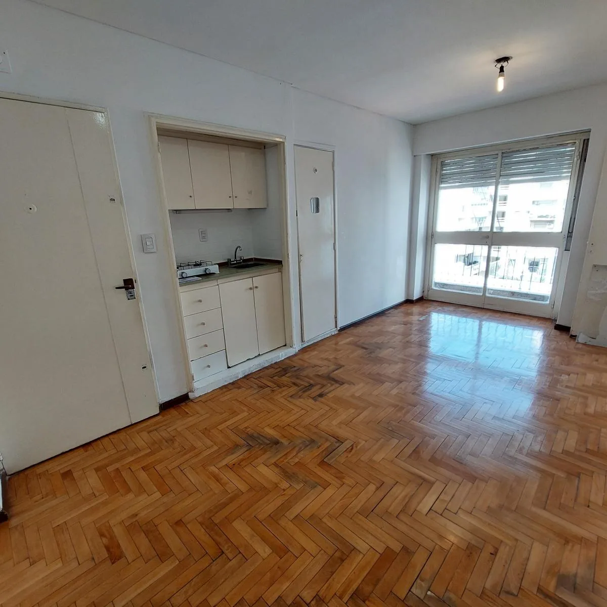 7 Piso - 22 m&sup2; - con Vista a Amplio Pulmon de Manzana