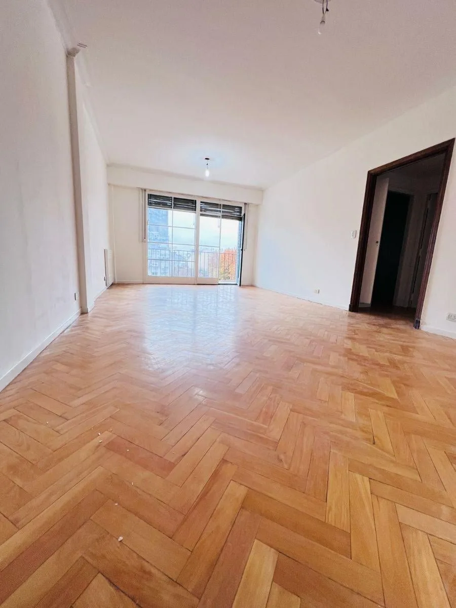 Hermoso Dpto 4 Amb. 95 m&sup2;. Sobre Av Rivadavia, Flores. Ctfe con Vista Abierta y Una Tranquilidad!