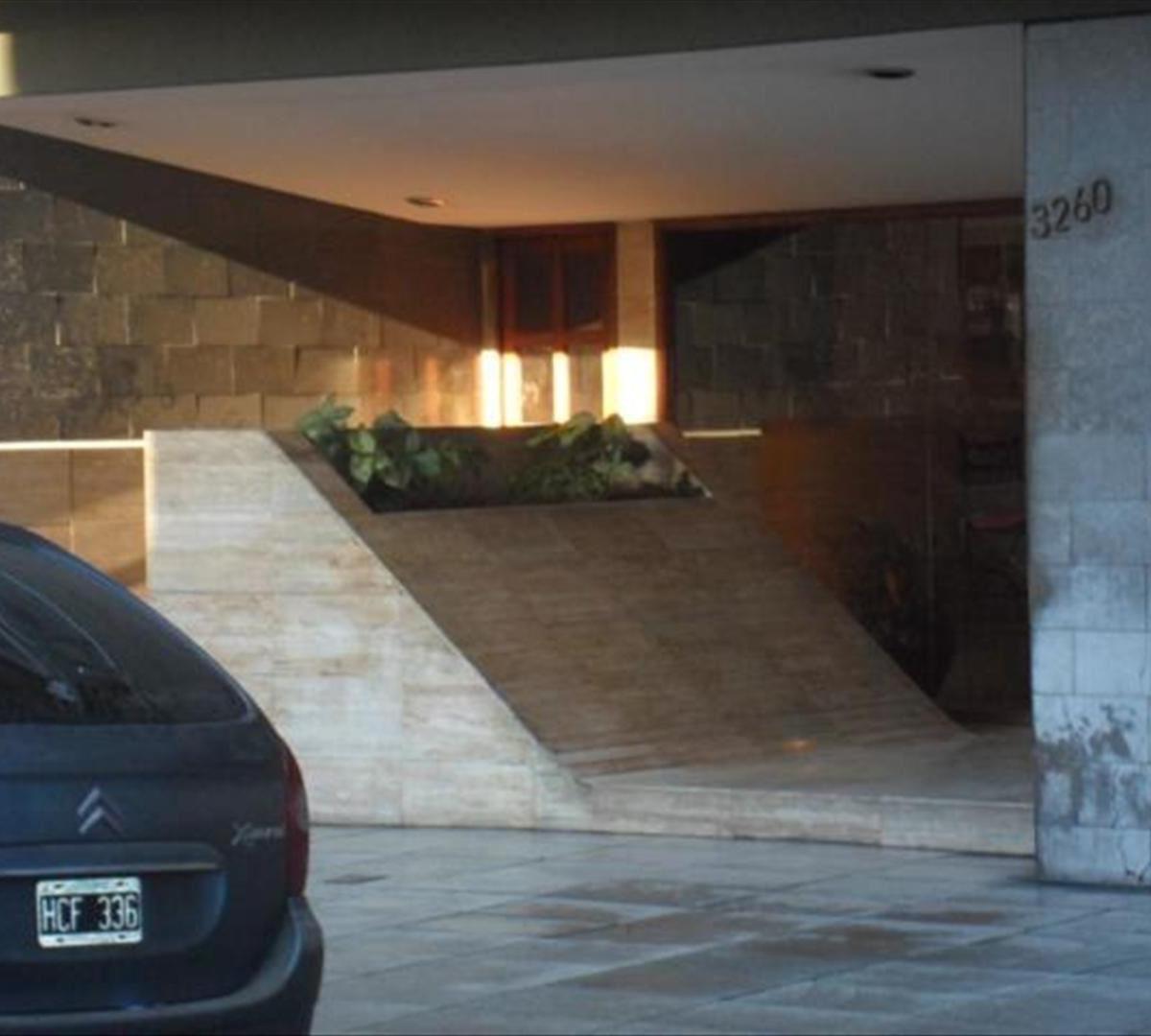 Kitnet com cozinha separada e varanda em Villa Devoto