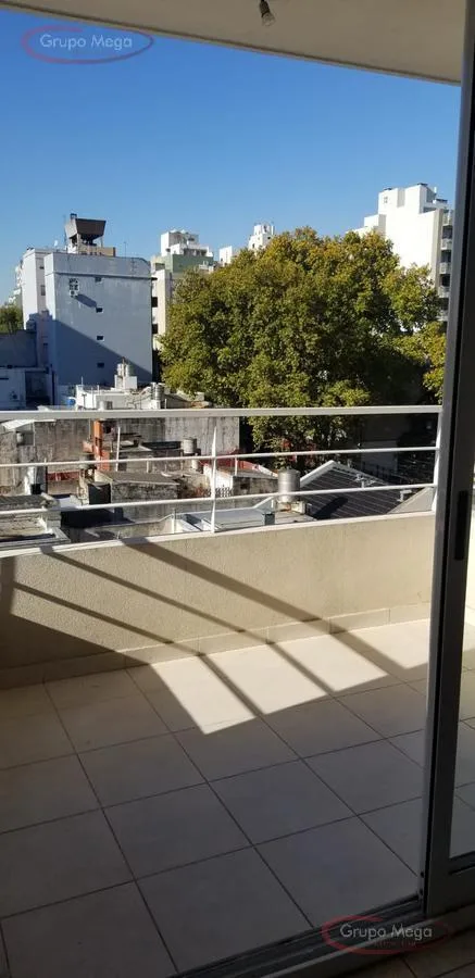 Monoambiente con Cochera y Balcón