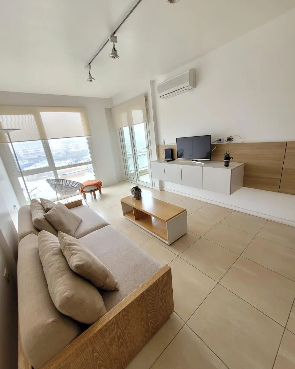 Furnished two-room apartment with balcony in Tigre
