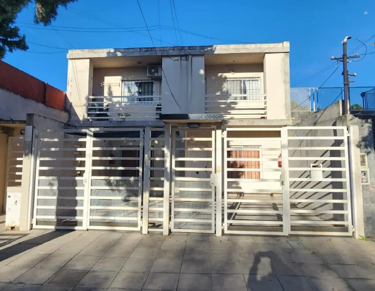 Departamento de 2 Ambientes con Cochera en Alquiler