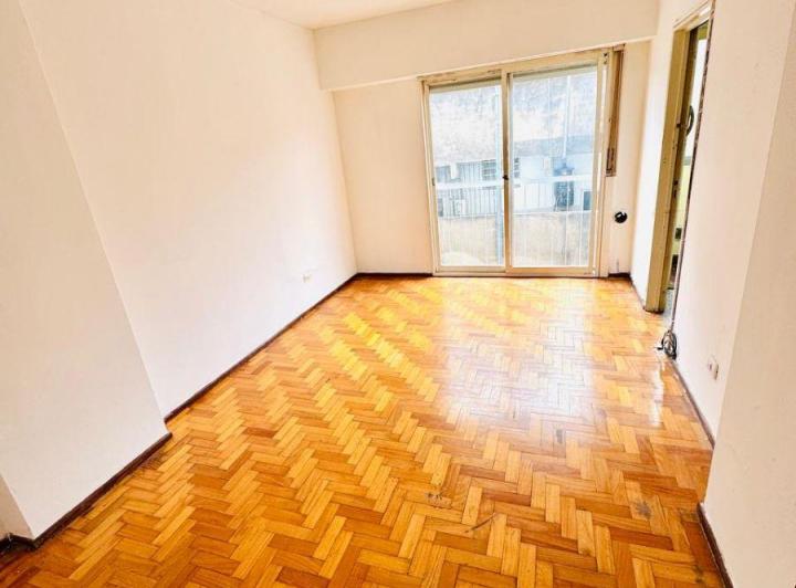 Monoambiente de 1 ambiente en Floresta con cocina separada y lavadero