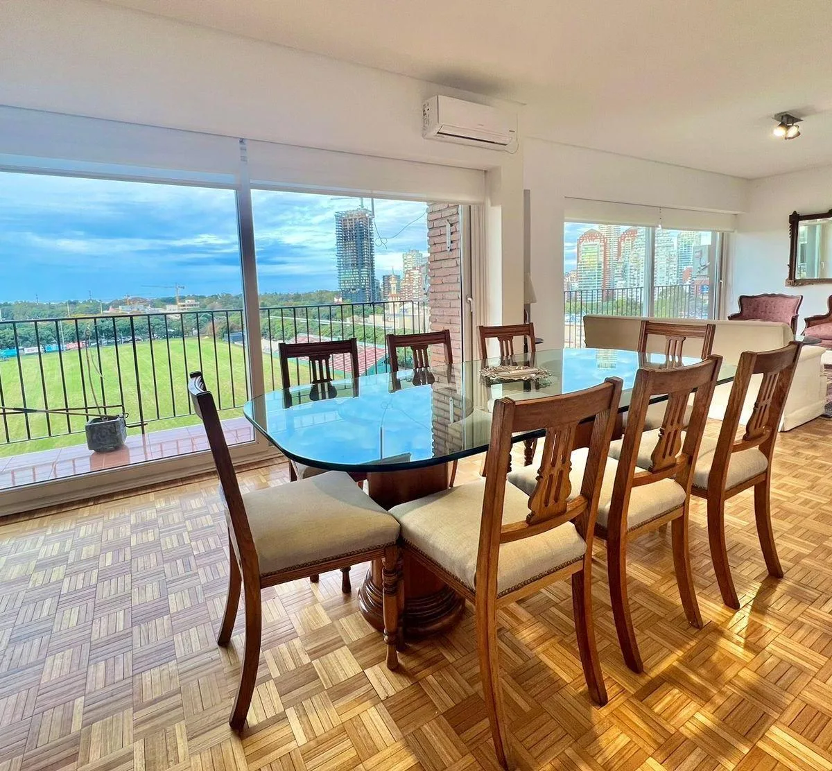 Семикомнатная квартира с мебелью в Palermo