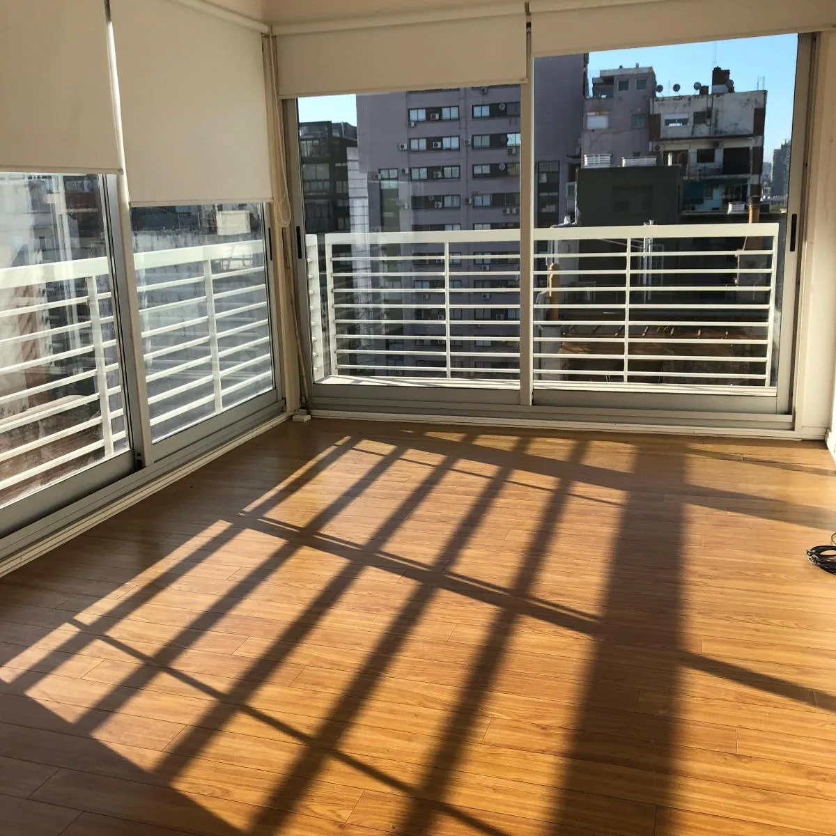 2 suites, balcón, cochera cubierta