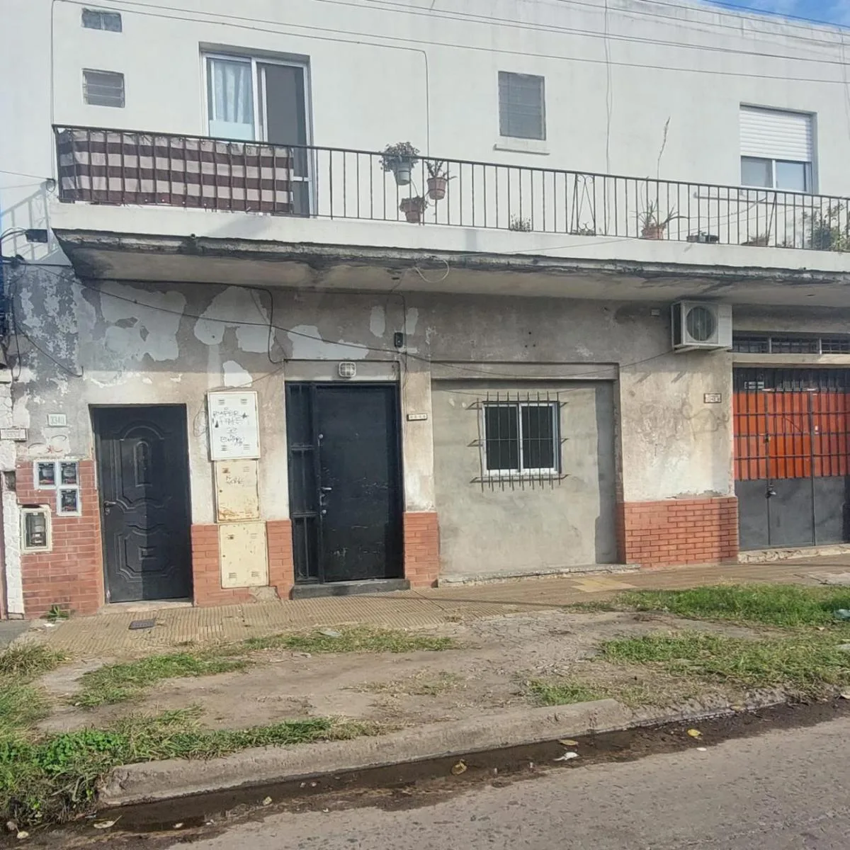 Фронтальная 2-комнатная, Dorrego 3342