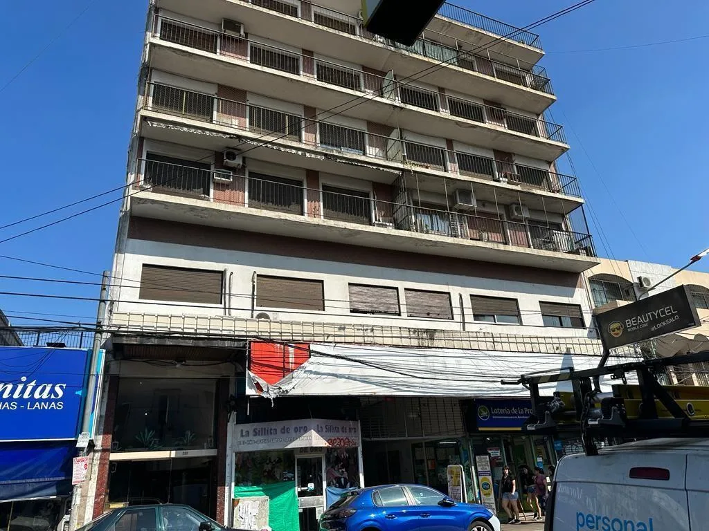 Three-room apartment with balcony in Morón Centro