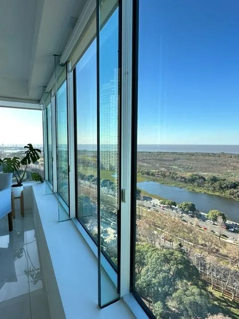Трёхкомнатная квартира в Puerto Madero с видом на реку