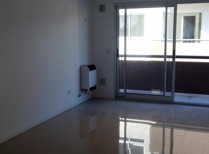 Apartamento de dois ambientes com 1 quarto e vaga fixa em San Fernando Centro