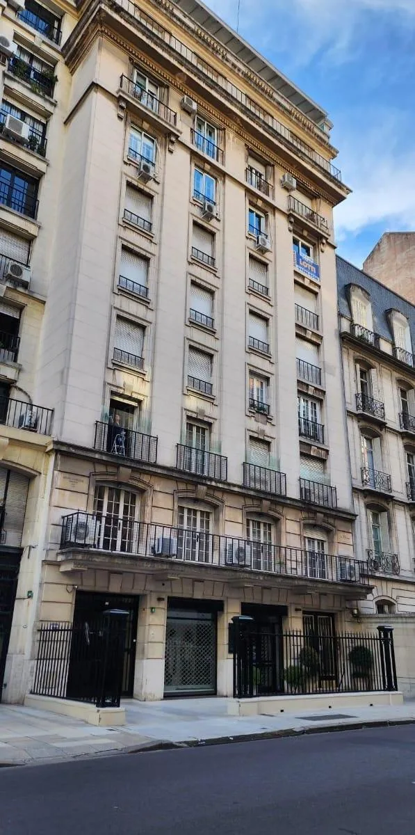 Departamento de 4 ambientes con cochera en Recoleta