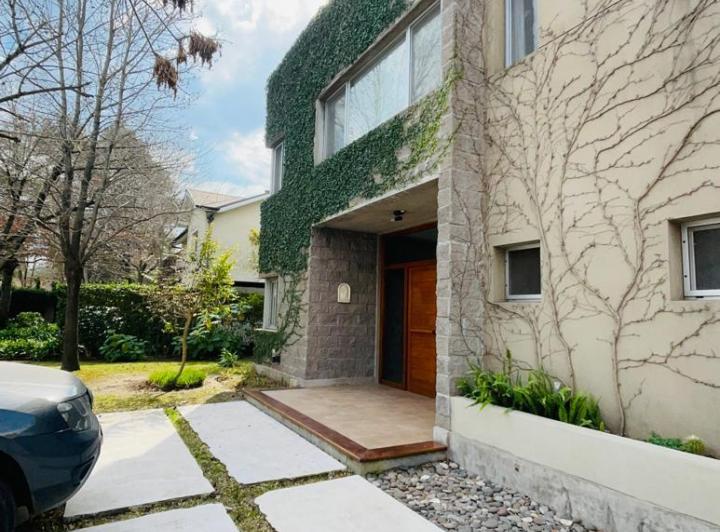 Дом с 4 спальнями в Tigre, на внутреннем участке 800 m²