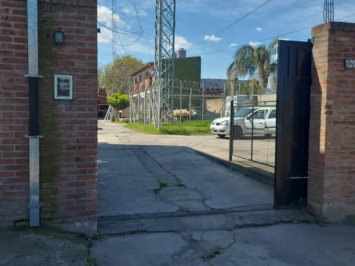 Brand new studio-style PH with parking in Temperley