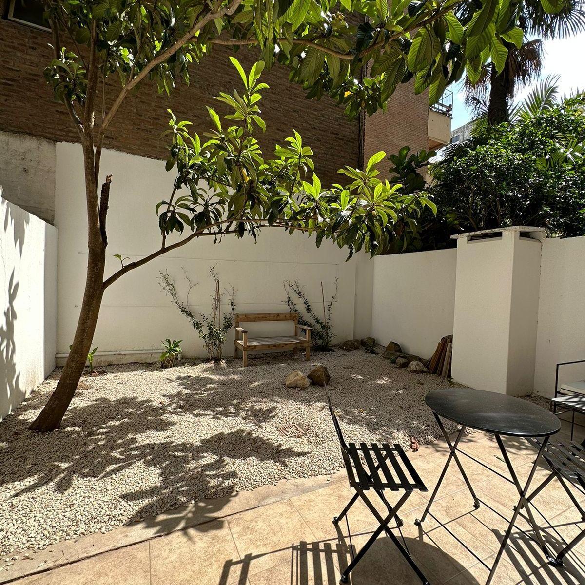 Квартира-студия с внутренним двориком в Colegiales