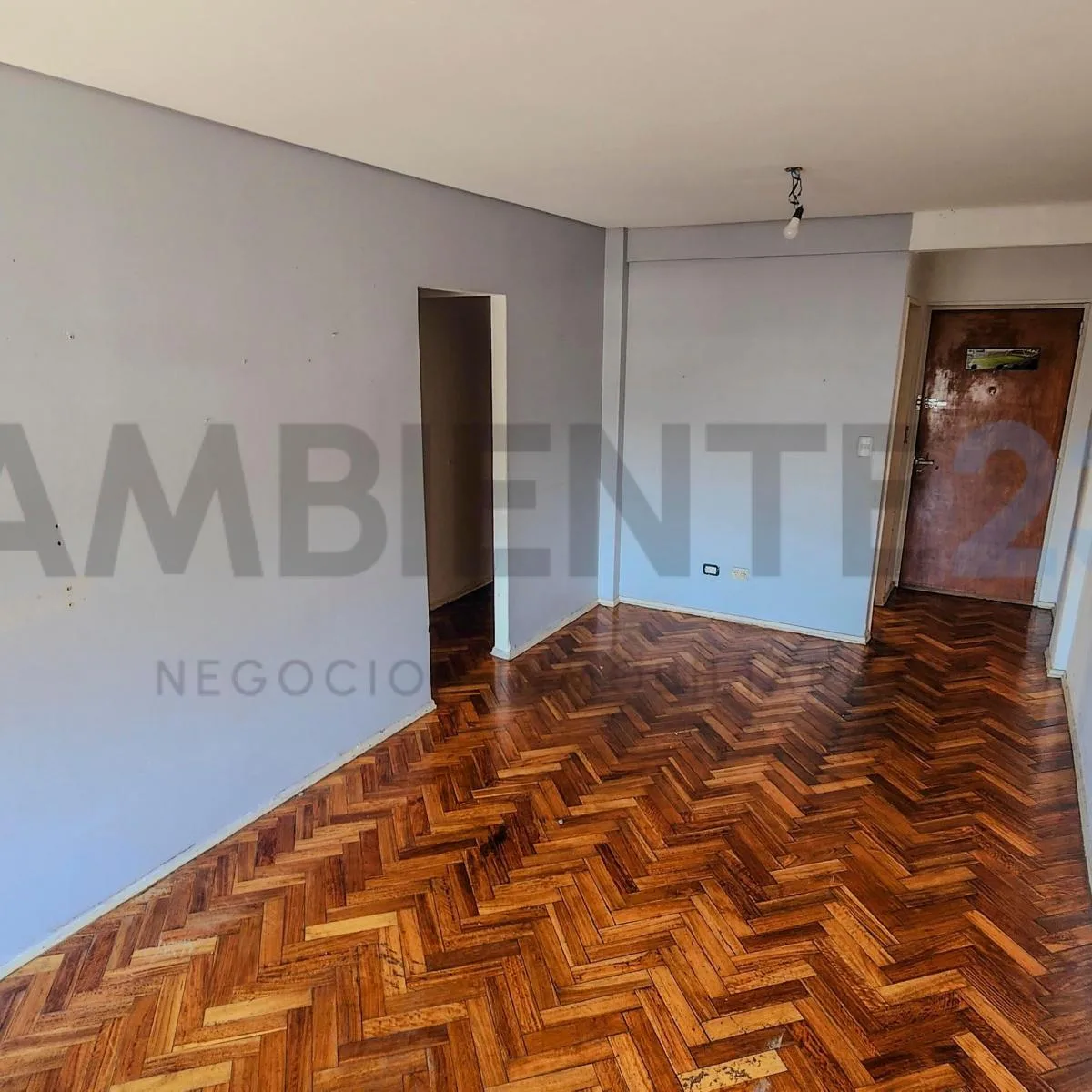 Av Rivadavia 8000 - Departamento de 4 Ambientes + Dependencia + Lav - Floresta