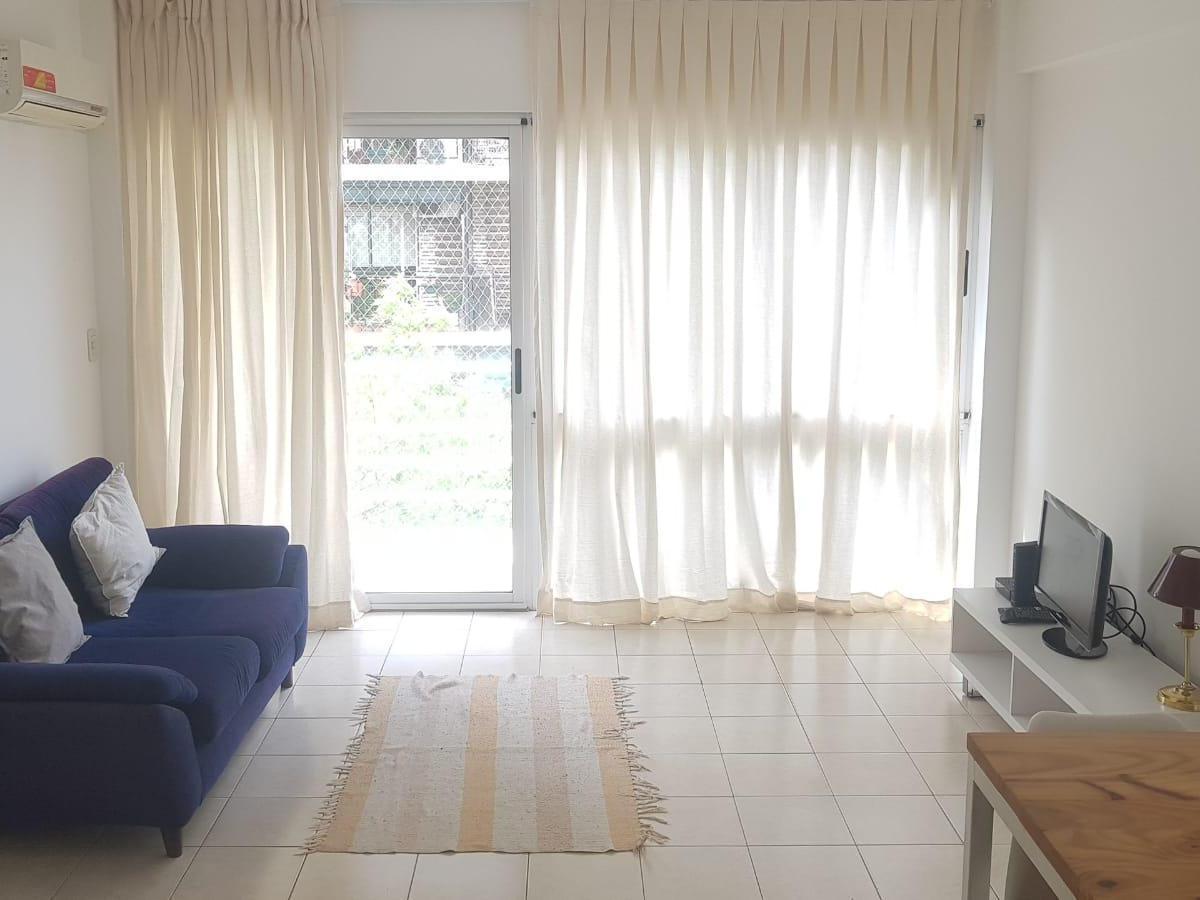 Departamento amoblado de 2 ambientes con balcón en San Cristóbal