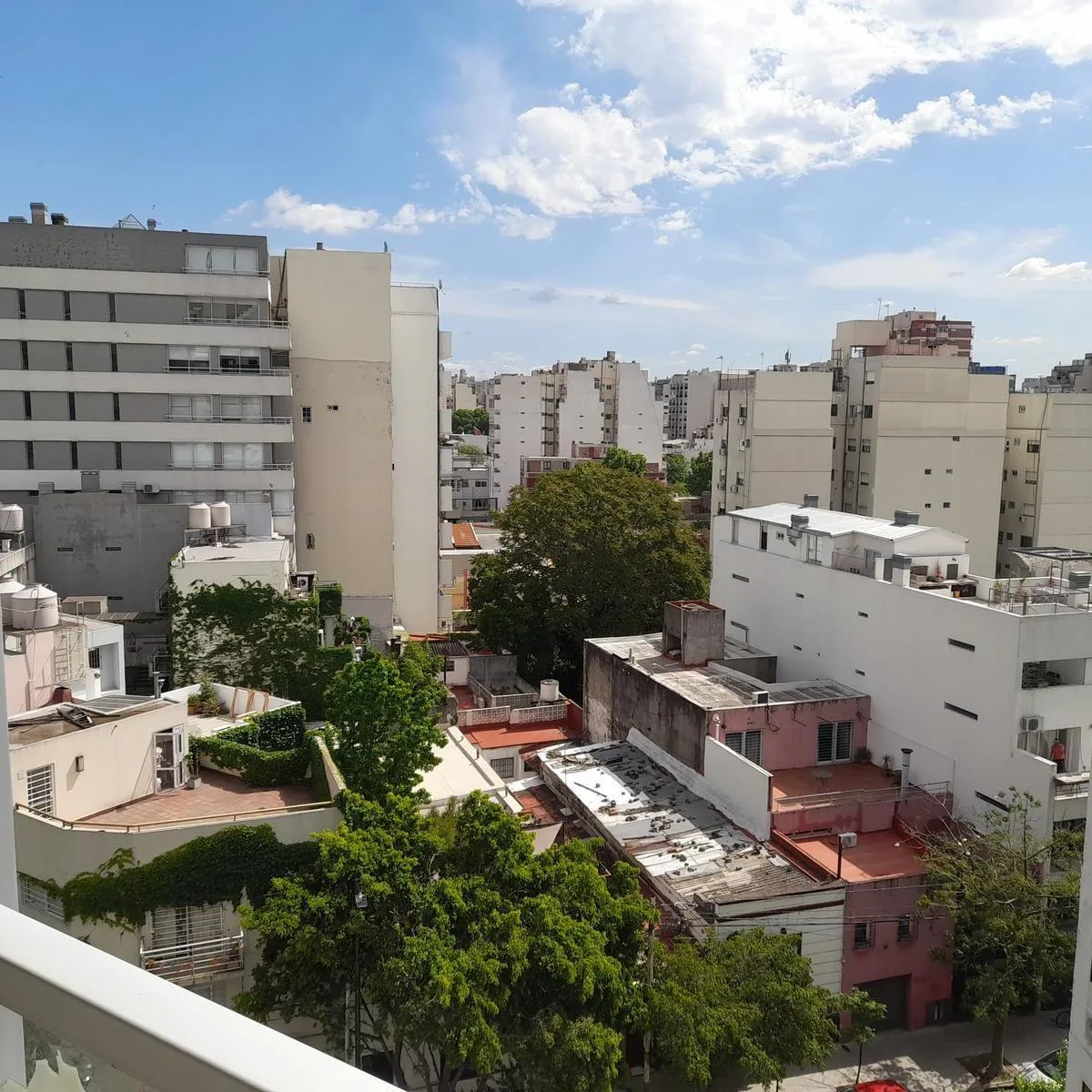 Monoambiente con balcón aterrazado
