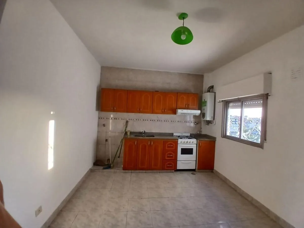 Front-facing two-bedroom apartment with balcony and covered parking in San Justo