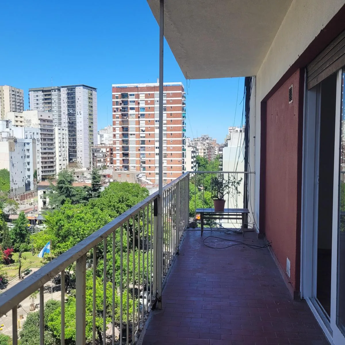 Apartamento de 2 ambientes com varanda de frente em Caballito