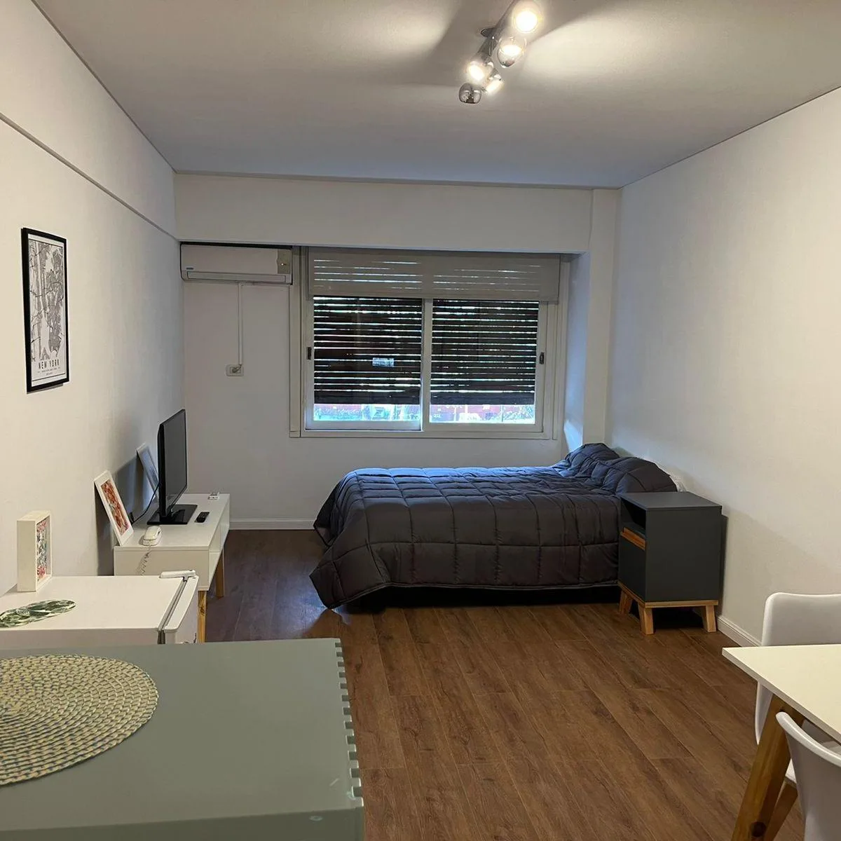 Kitnet de frente em Retiro