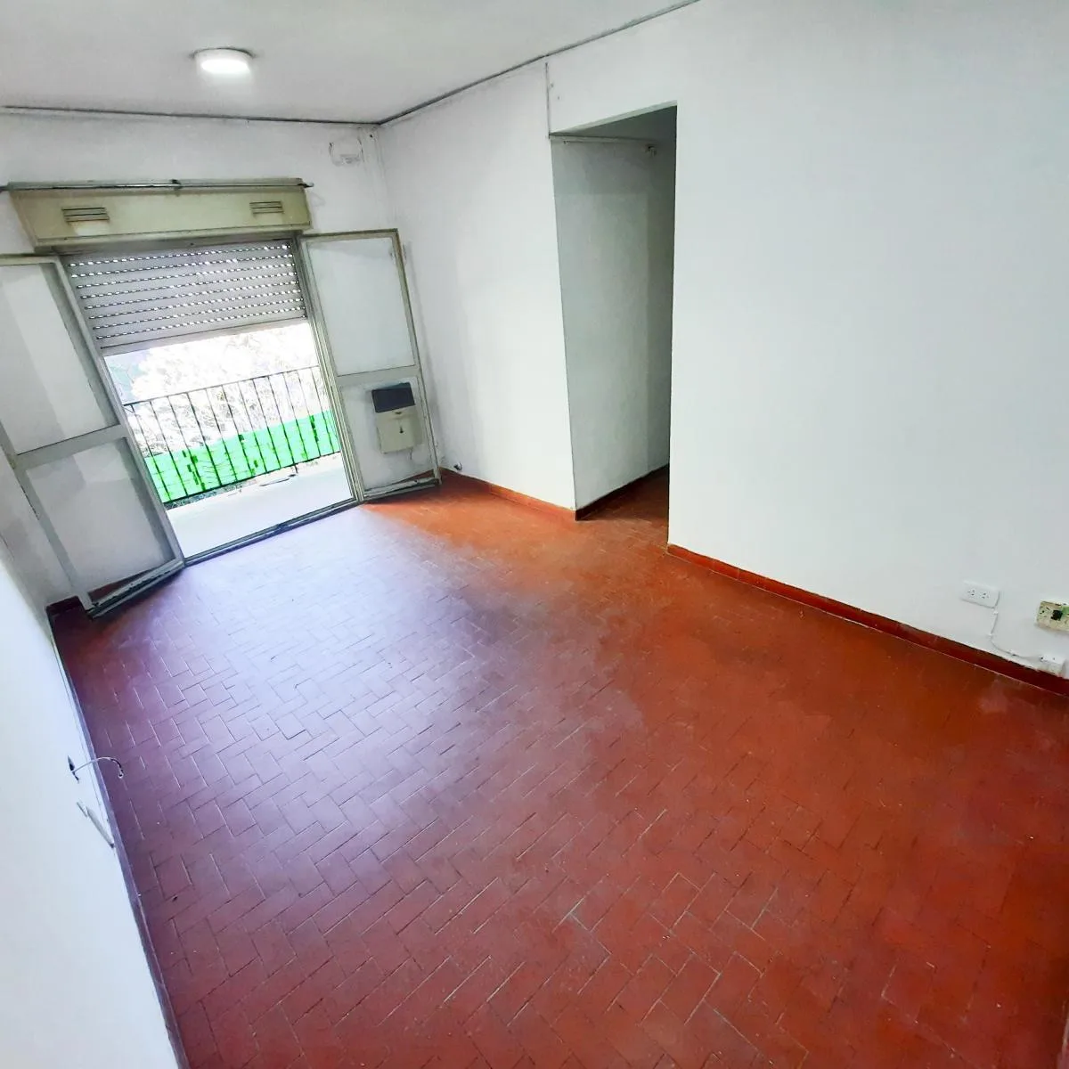 Apartamento de 3 ambientes com varanda em Lanús Este