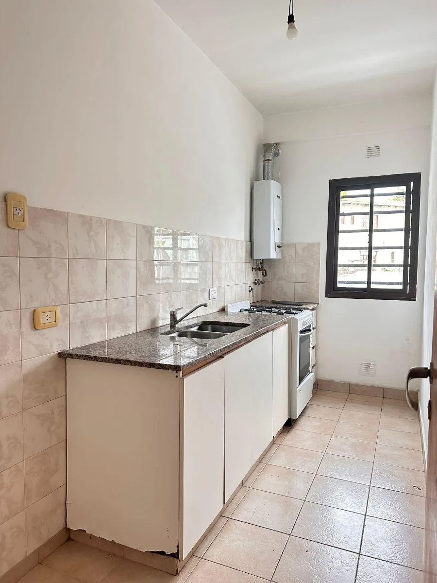 Departamento de 3 ambientes con balcón en La Plata