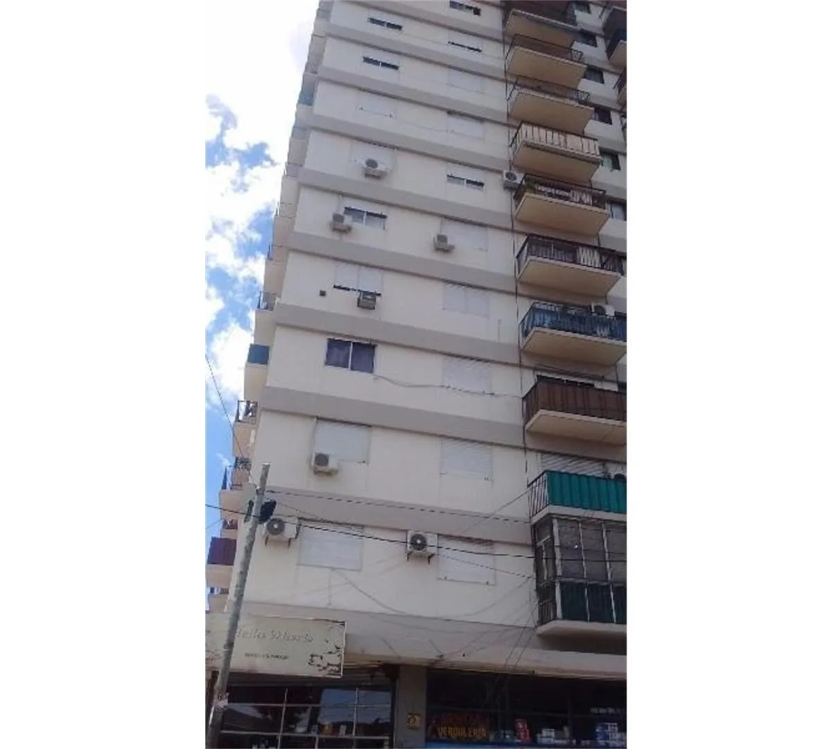 Three-room apartment at Av. Mitre 2500 in Avellaneda