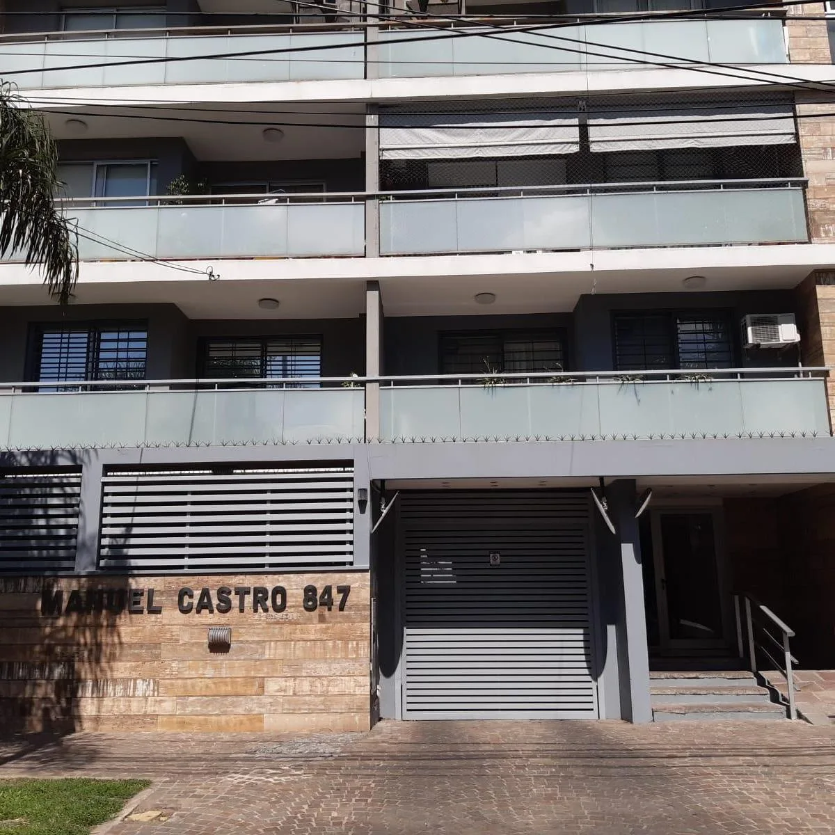 Two-room apartment with parking in Lomas de Zamora