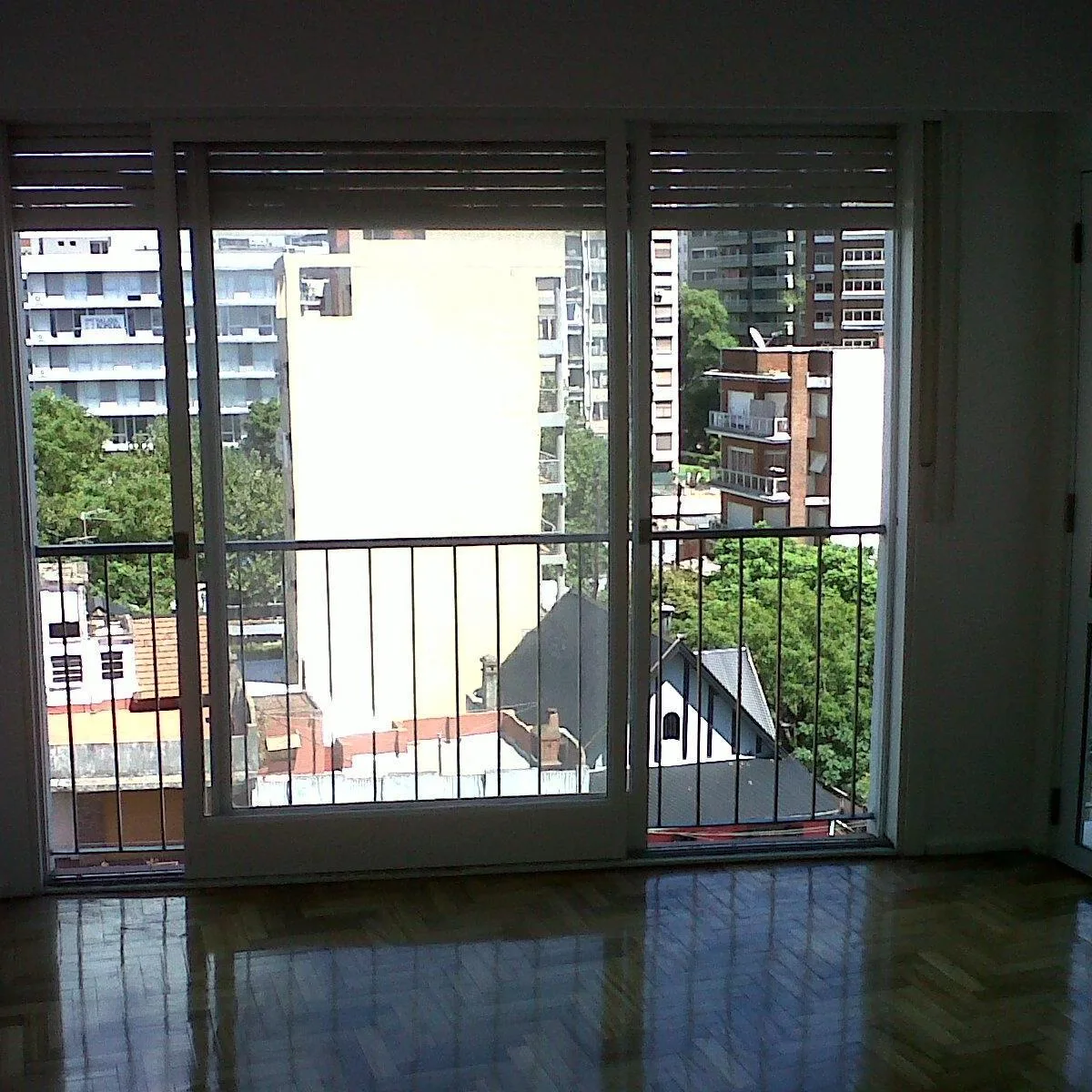 Apartamento de três ambientes com 2 dormitórios em Olivos