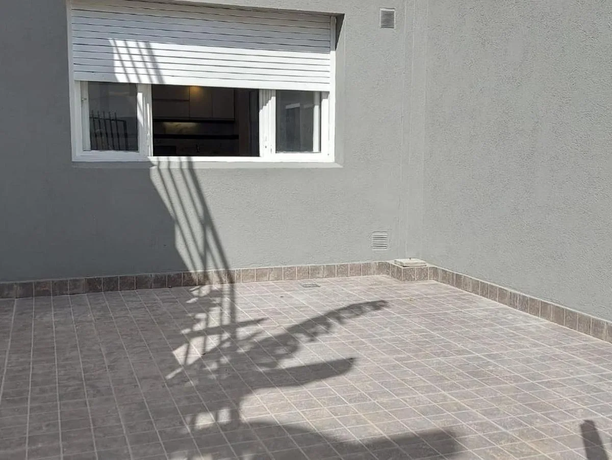 PH al fondo de 3 ambientes con patio en Vicente López