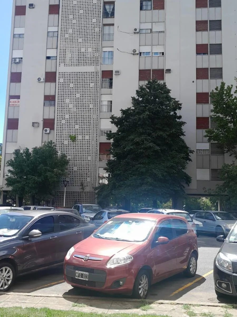 Apartamento de três ambientes com vaga de garagem fixa em Martínez