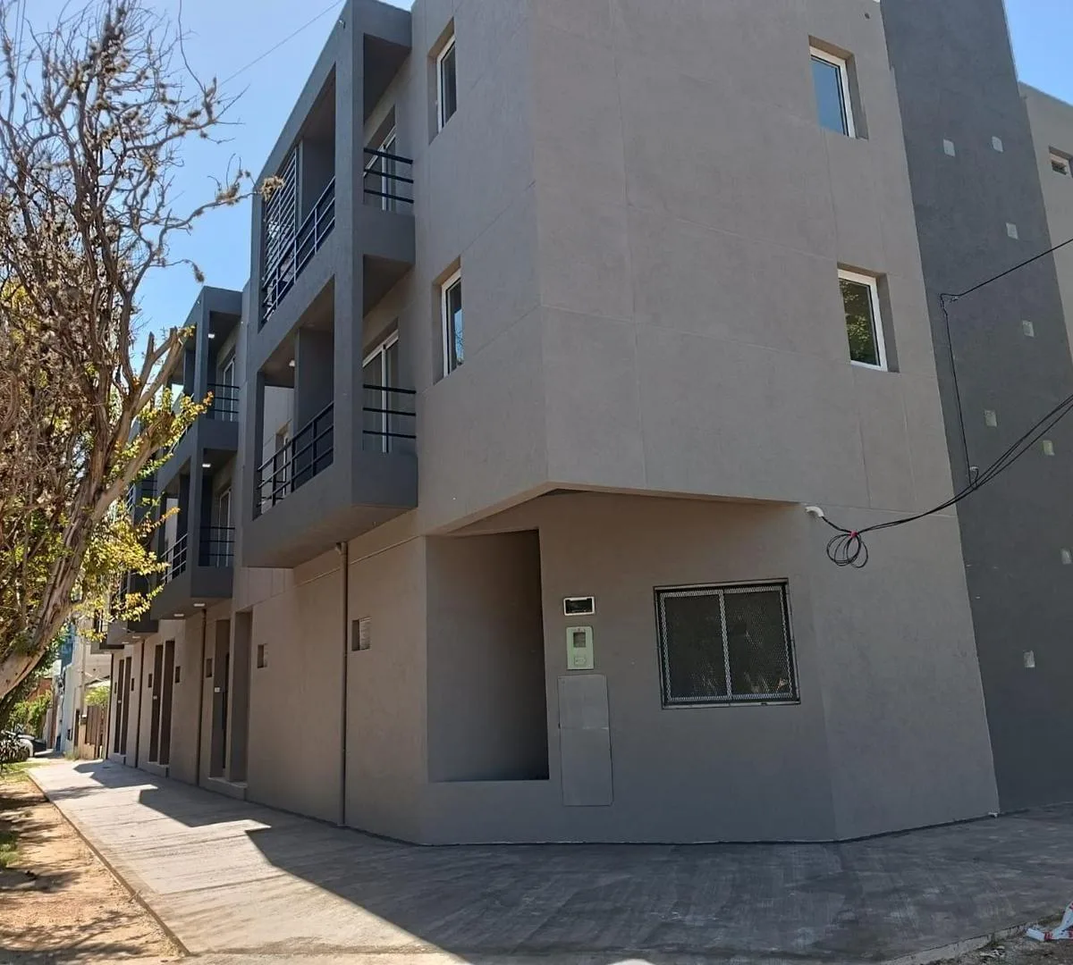 Depto 1 Amb Nuevo C/patio! Banfield