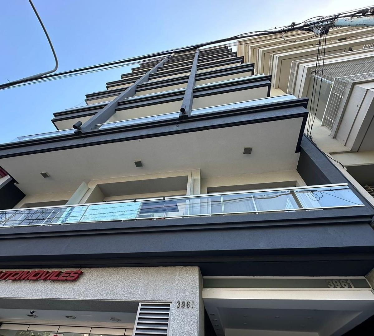 Квартира-студия в Villa Urquiza с кондиционером и двумя балконами