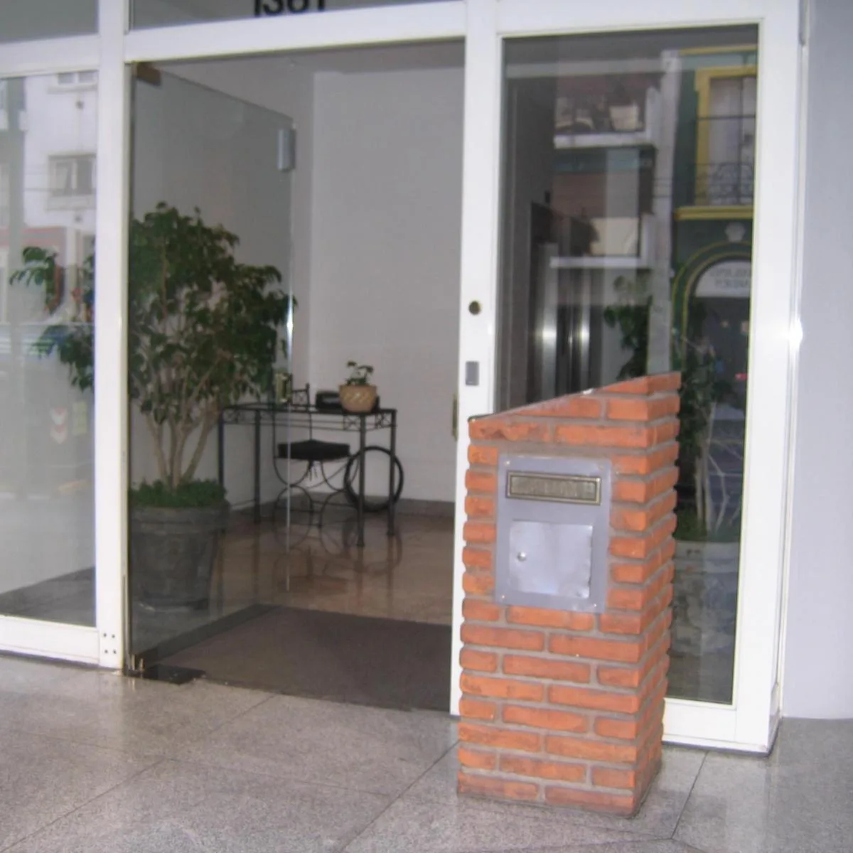 Loft al frente con balcón