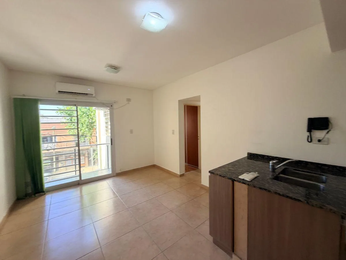 Departamento de 2 ambientes con balcón en Banfield