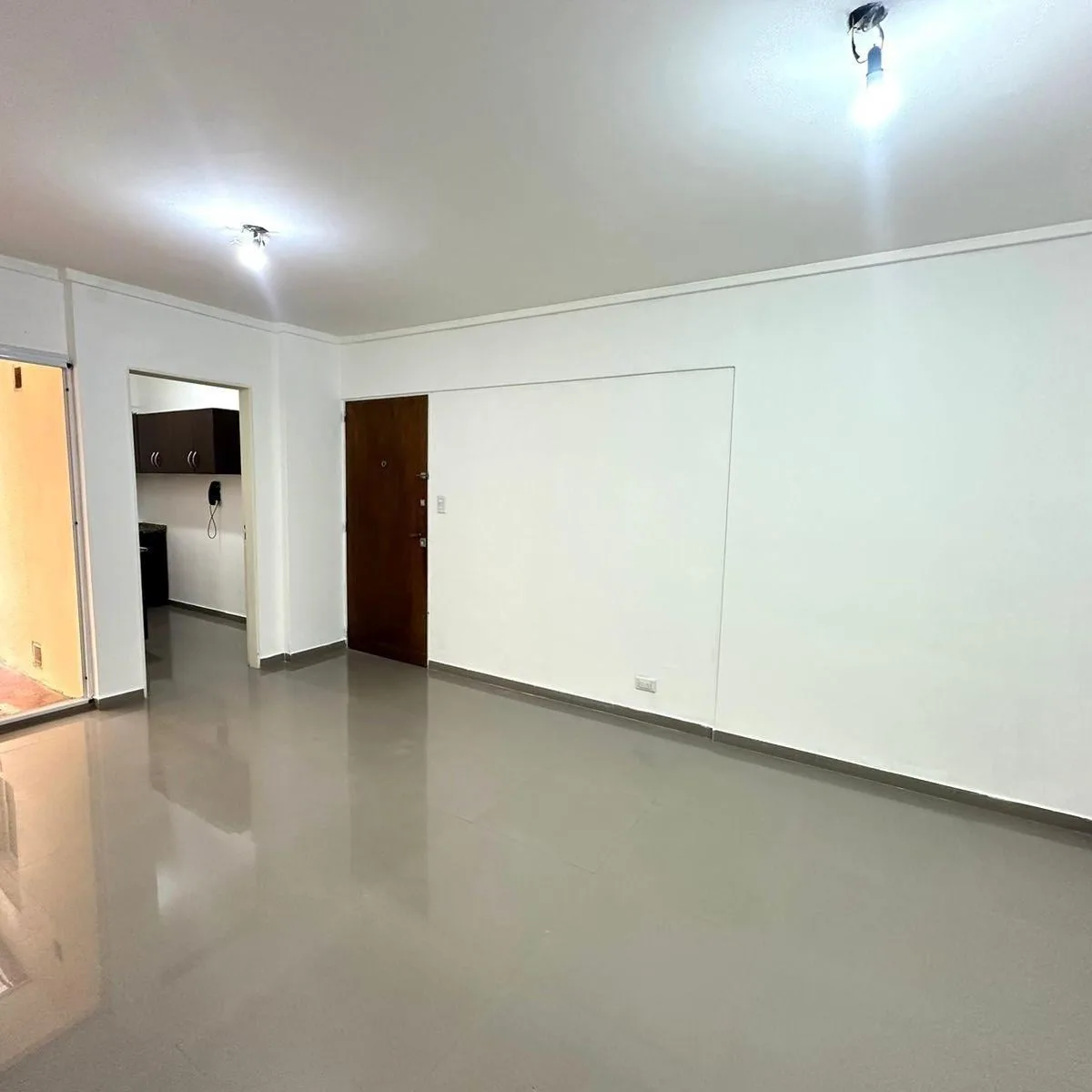 Dpto 2 Amb con Patio - Apto Profesional