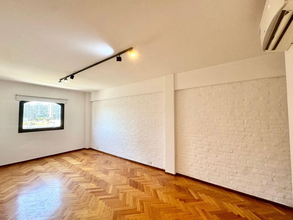 Departamento de 3 ambientes sin amoblar en Puerto Madero