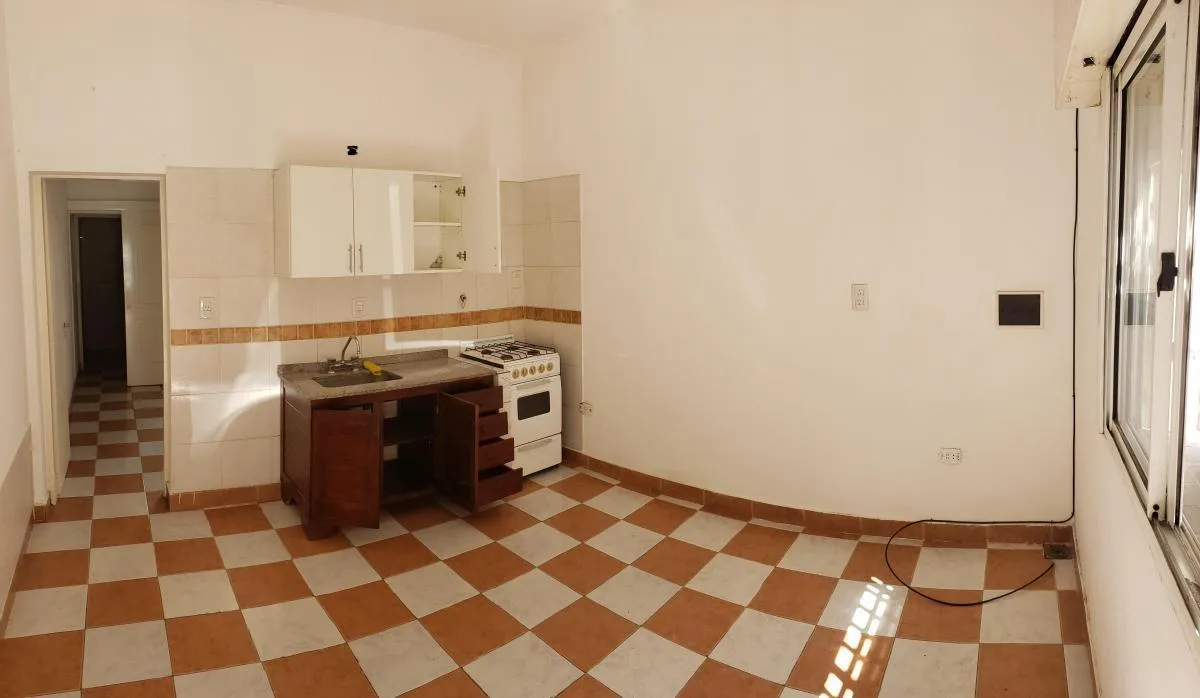 Departamento Dos Ambientes Planta Baja Al Frente Independiente