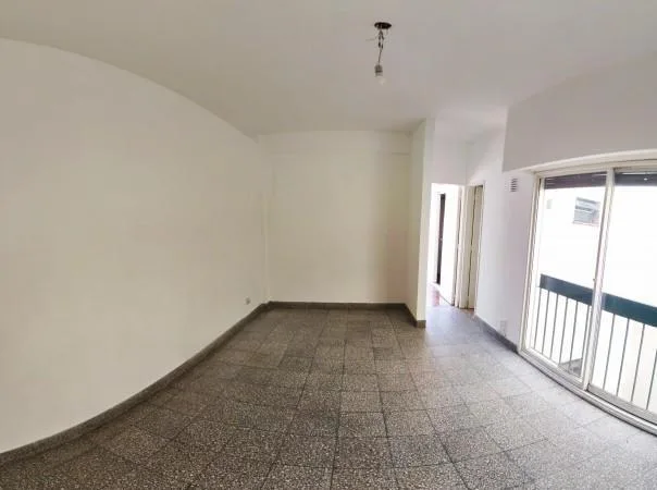 Departamento de 2 ambientes en Lomas de Zamora centro