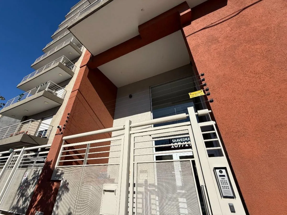 Brand-new two-room apartment with balcony in Morón