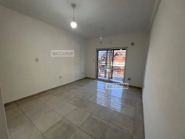 1 ambiente con balcón